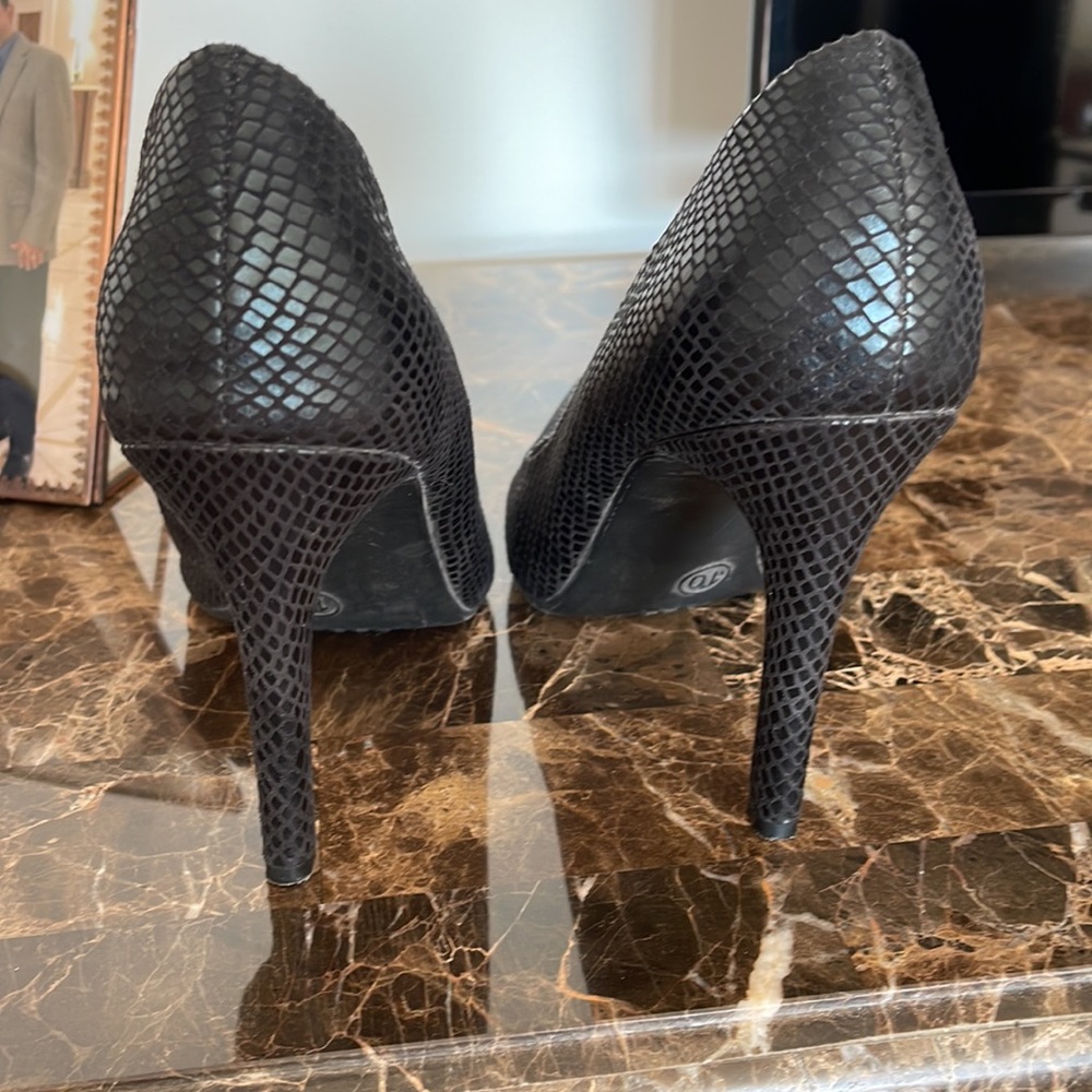 Mossimo snakeskin print stilettos